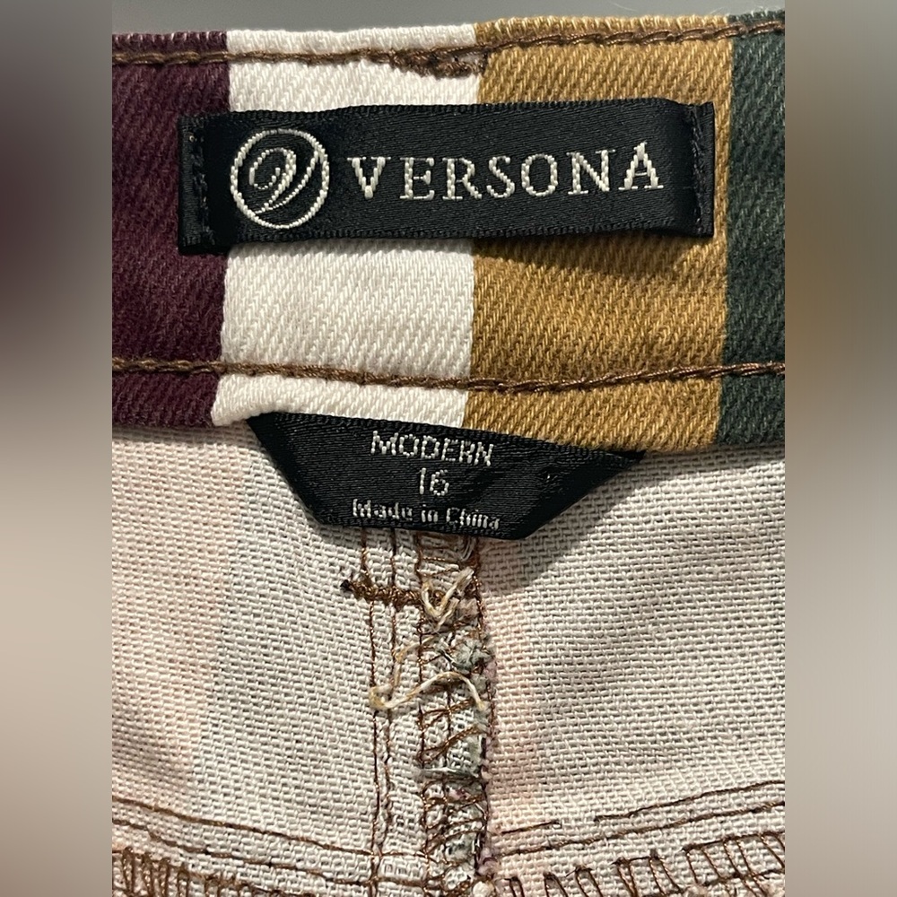 Versona Multicolor Stripe Flaired Bottom Jeans - Picture 3 of 13